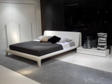 Venice White Modern Leatherette Bed