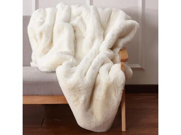 Rug Factory Plus Chinchilla Faux - Off White Area Rug