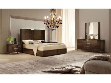 Soprano Italian Modern Nightstand