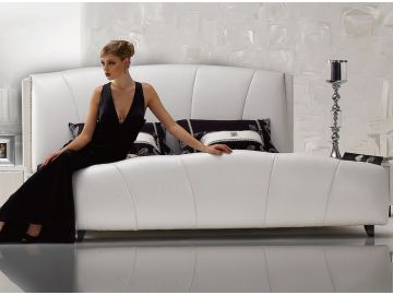 Narcissus Modern White Leatherette Tufted Platform Bed