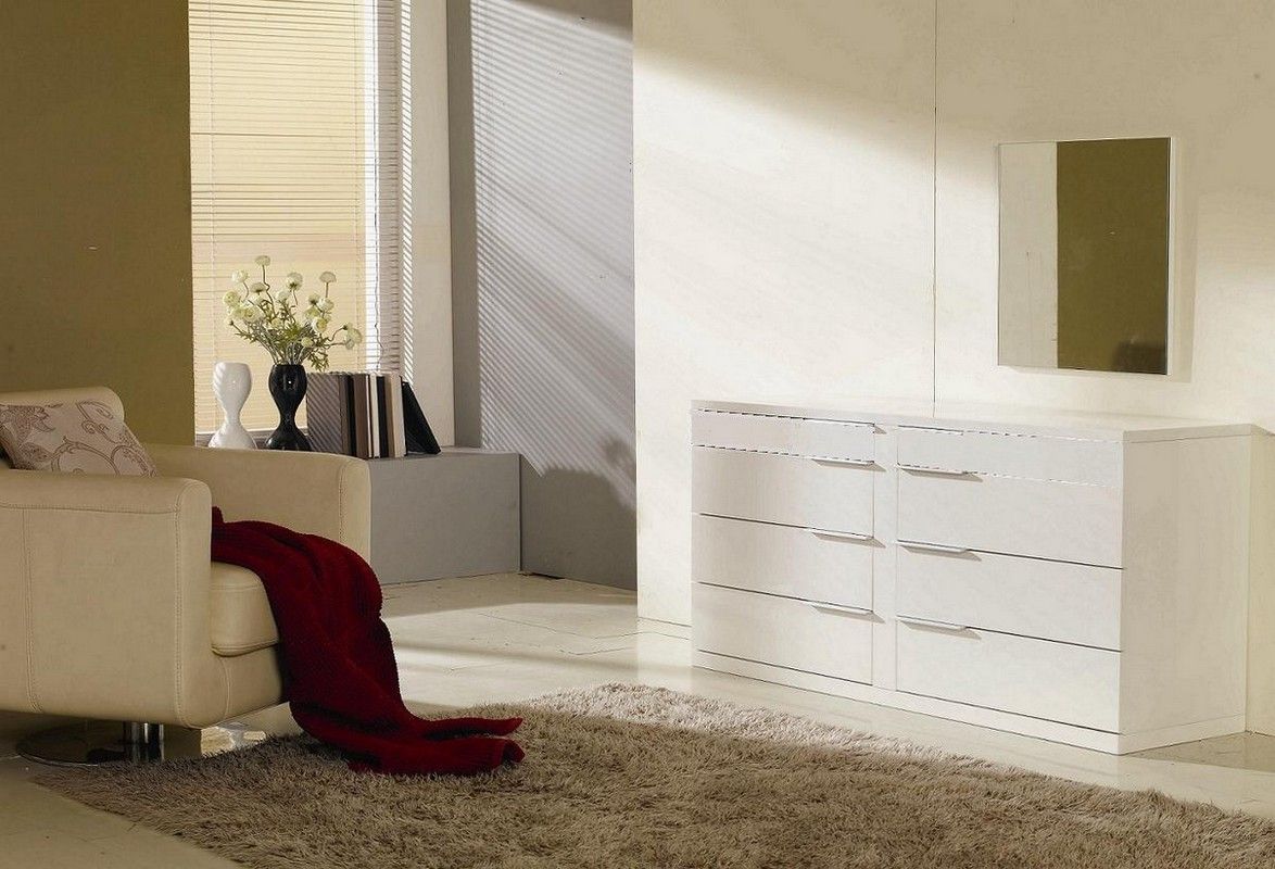 Aron Modern White Dresser